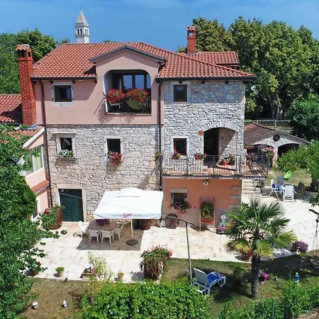 Holiday House Lena