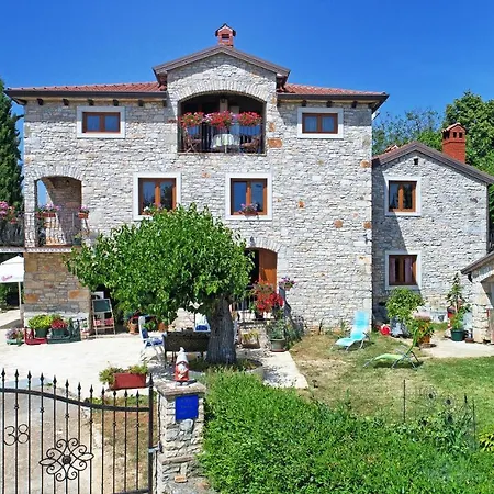 Holiday House Lena