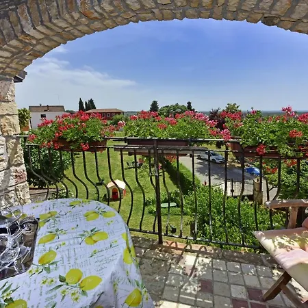 Holiday House Lena